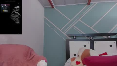 Lucy Herrera online show from 10/30/25, 05:24