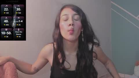 Lucy Herrera online show from 11/14/25, 01:26