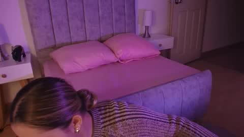 lucy online show from 03/29/26, 03:39