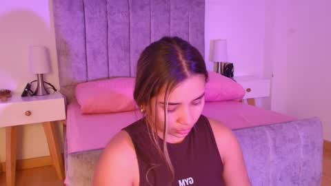 lucy online show from 04/06/26, 03:15