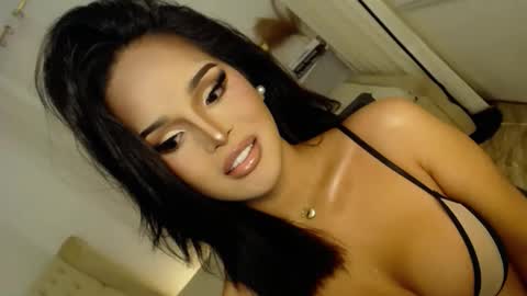 Snapshot of lucy_heartfiliaxxx chatting on 12/03/25, 05:33 MONA online show from 12/03/25, 05:33