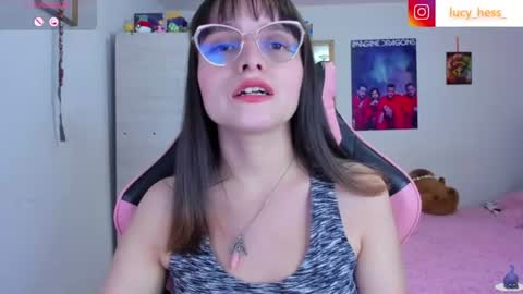 Snapshot of lucy_hess_ chatting on 06/12/26, 11:03 Lucy online show from 06/12/26, 11:03