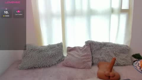 Lucy online show from 03/04/25, 02:32