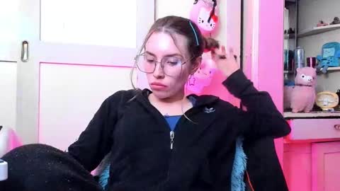 Lulu online show from 09/18/25, 12:23