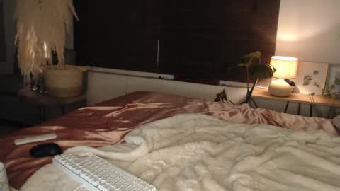 luciana online show from 02/18/25, 01:21