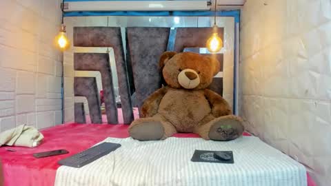 Lucy unlimit come back here  online show from 04/09/26, 02:11