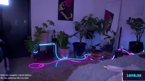 Lucy Alien  online show from 11/26/25, 04:30