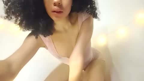 Snapshot of lucybellea chatting on 02/12/26, 10:21 Lucia online show from 02/12/26, 10:21