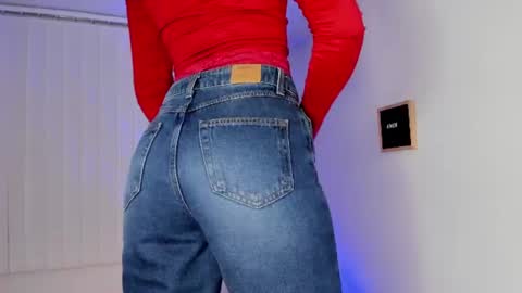 Snapshot of lucygarciia chatting on 07/10/26, 03:00 Lucy online show from 07/10/26, 03:00