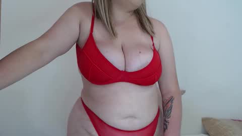 Snapshot of lucykat1 chatting on 10/20/25, 08:42 Lucy online show from 10/20/25, 08:42