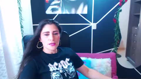 LUCY online show from 03/01/25, 06:43