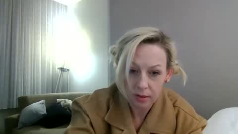 Snapshot of lucyloveslookers78240 chatting on 12/04/24, 10:35 Lucy Loves Lookers online show from 12/04/24, 10:35