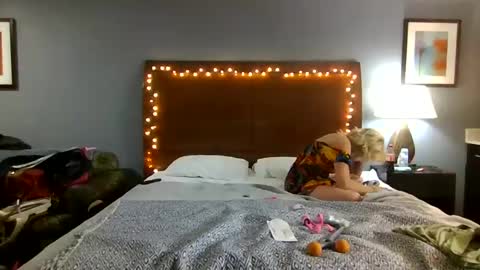 Snapshot of lucyloveslookers78240 chatting on 12/06/24, 10:19 Lucy Loves Lookers online show from 12/06/24, 10:19