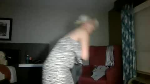 Snapshot of lucyloveslookers78240 chatting on 12/20/24, 07:44 Lucy Loves Lookers online show from 12/20/24, 07:44