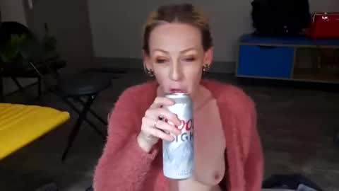 Snapshot of lucyloveslookers78240 chatting on 01/01/25, 10:32 Lucy Loves Lookers online show from 01/01/25, 10:32