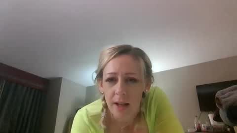 Snapshot of lucyloveslookers78240 chatting on 01/15/25, 09:02 Lucy Loves Lookers online show from 01/15/25, 09:02