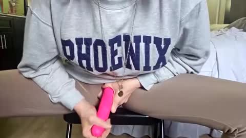 Snapshot of lucyloveslookers78240 chatting on 02/13/25, 04:07 Lucy Loves Lookers online show from 02/13/25, 04:07