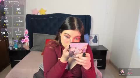 Snapshot of lucypetit chatting on 09/15/25, 12:49 Lucy Petit online show from 09/15/25, 12:49