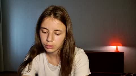 Snapshot of lucyrait chatting on 07/13/26, 04:43 Lucy online show from 07/13/26, 04:43