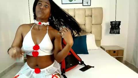 Snapshot of lucytaylor_t chatting on 12/01/25, 12:10 lucytaylor_t online show from 12/01/25, 12:10