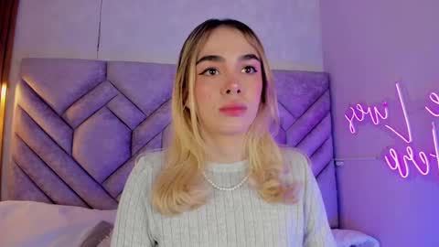 Snapshot of lucyvegaa1 chatting on 12/12/24, 11:40 Lucy Vega online show from 12/12/24, 11:40