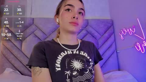 Snapshot of lucyvegaa1 chatting on 12/14/24, 01:59 Lucy Vega online show from 12/14/24, 01:59