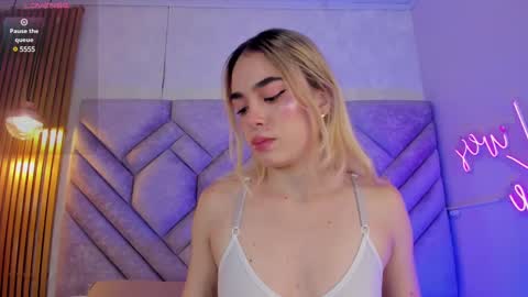 Snapshot of lucyvegaa1 chatting on 12/18/24, 12:07 Lucy Vega online show from 12/18/24, 12:07