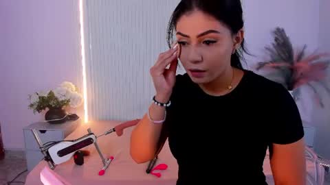 Lucy Wold online show from 06/18/26, 06:45