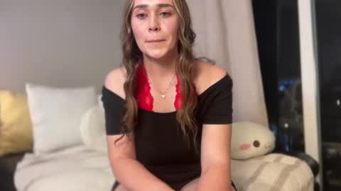 Lucy Rae online show from 12/23/25, 02:31