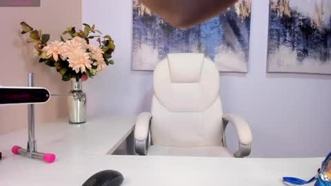 Lucy Liiu online show from 04/09/26, 08:14