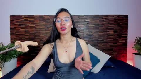 Lucy Liiu online show from 04/10/26, 08:46