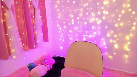 LUCYY FROM HOME  online show from 01/22/25, 02:59