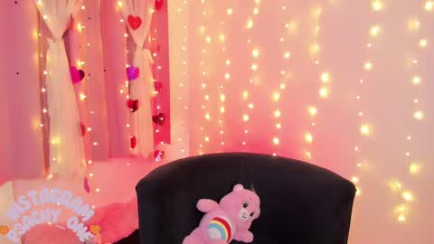 LUCYY FROM HOME  online show from 02/25/25, 04:57