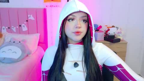 LUCYY FROM HOME  online show from 10/28/25, 03:21