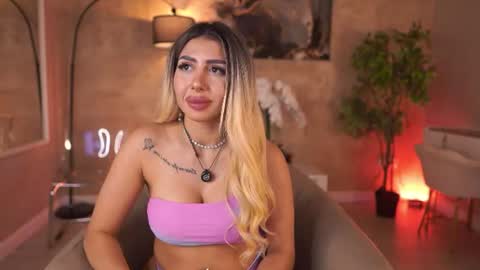 Snapshot of lucyyrosse chatting on 06/27/26, 12:22 LucyRose online show from 06/27/26, 12:22