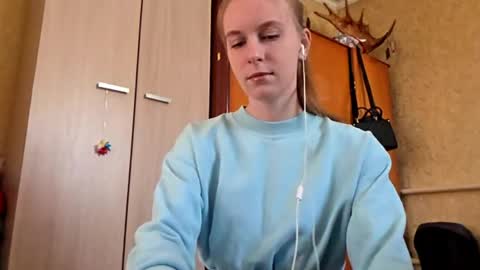Snapshot of lucyzachar chatting on 04/01/26, 06:03 Sofia online show from 04/01/26, 06:03
