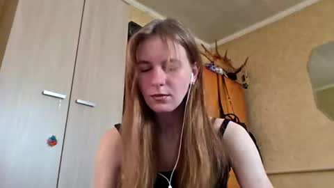 Snapshot of lucyzachar chatting on 04/20/26, 06:05 Sofia online show from 04/20/26, 06:05