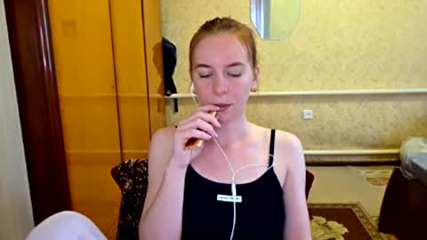 Snapshot of lucyzachar chatting on 05/11/26, 05:57 Sofia online show from 05/11/26, 05:57