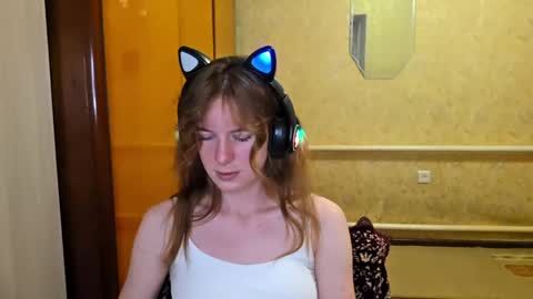 Snapshot of lucyzachar chatting on 05/18/26, 06:08 Sofia online show from 05/18/26, 06:08