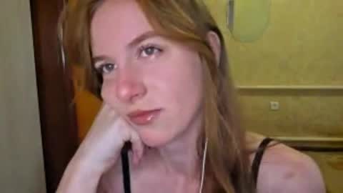 Snapshot of lucyzachar chatting on 05/19/26, 06:09 Sofia online show from 05/19/26, 06:09