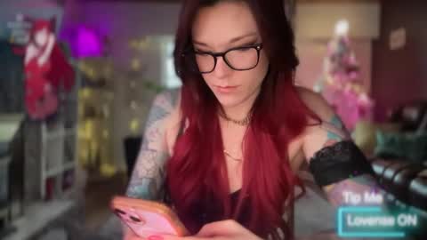 Luubeam             INSTA luubeammm TWITTER lunaisreallycu1 online show from 02/03/26, 10:15