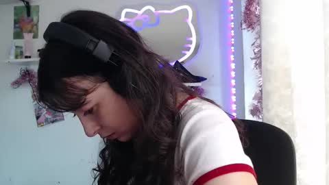 Snapshot of luhannaeverdeen chatting on 01/18/26, 02:10 Luhana online show from 01/18/26, 02:10