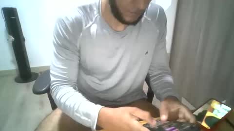 luhizu87871987 online show from 11/05/25, 04:45