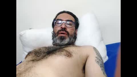 Snapshot of luis2988z chatting on 04/28/26, 02:27 Hairyman online show from 04/28/26, 02:27