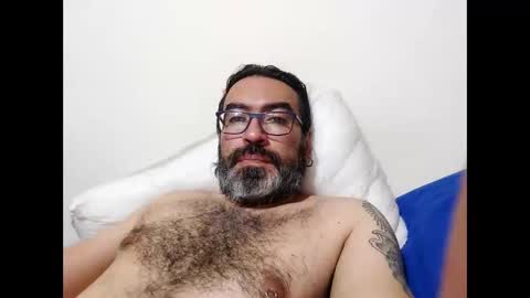 Snapshot of luis2988z chatting on 05/02/26, 01:10 Hairyman online show from 05/02/26, 01:10