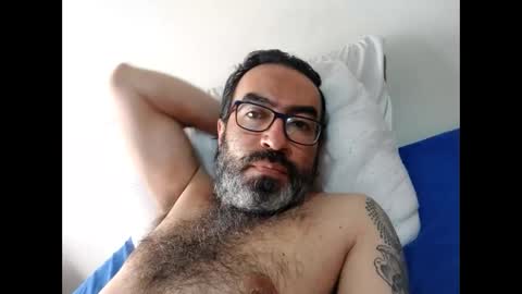 Snapshot of luis2988z chatting on 05/02/26, 01:27 Hairyman online show from 05/02/26, 01:27