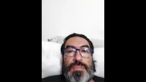 Snapshot of luis2988z chatting on 05/05/26, 02:30 Hairyman online show from 05/05/26, 02:30