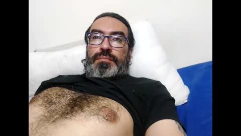 Snapshot of luis2988z chatting on 05/06/26, 02:29 Hairyman online show from 05/06/26, 02:29