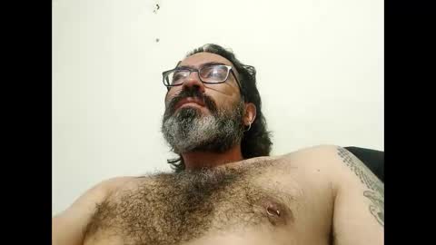 Snapshot of luis2988z chatting on 06/09/26, 02:01 Hairyman online show from 06/09/26, 02:01