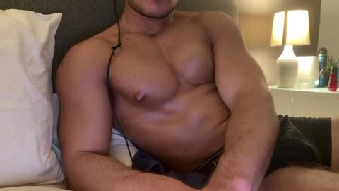 Snapshot of luis763413 chatting on 04/16/26, 12:00 luis763413 online show from 04/16/26, 12:00